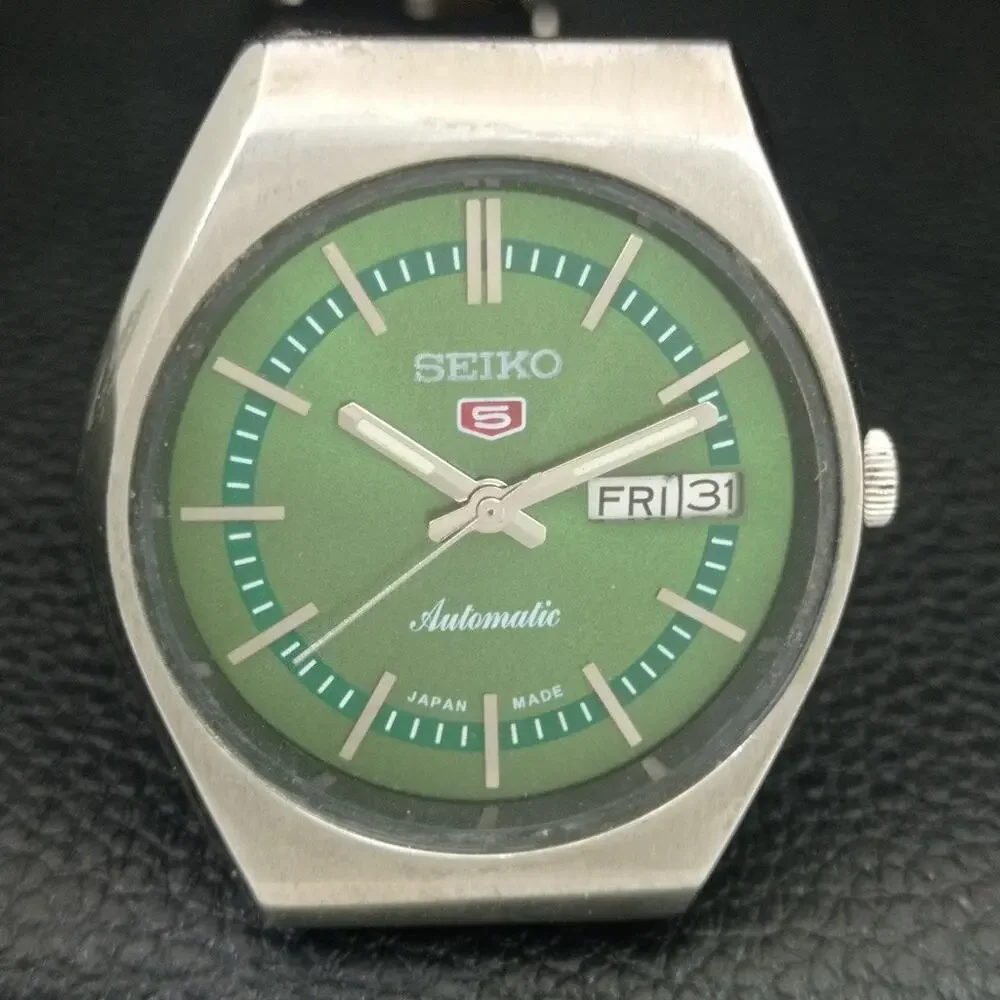 Vintage 1980 Seiko Automatic Mens Silver Watch W/daydate & Silver Accents
